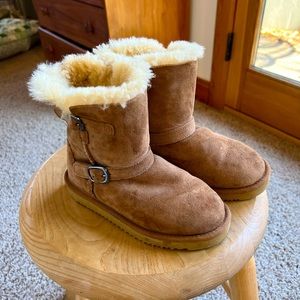 Warm insulated boots, size girls 13, darling look, excellent condition